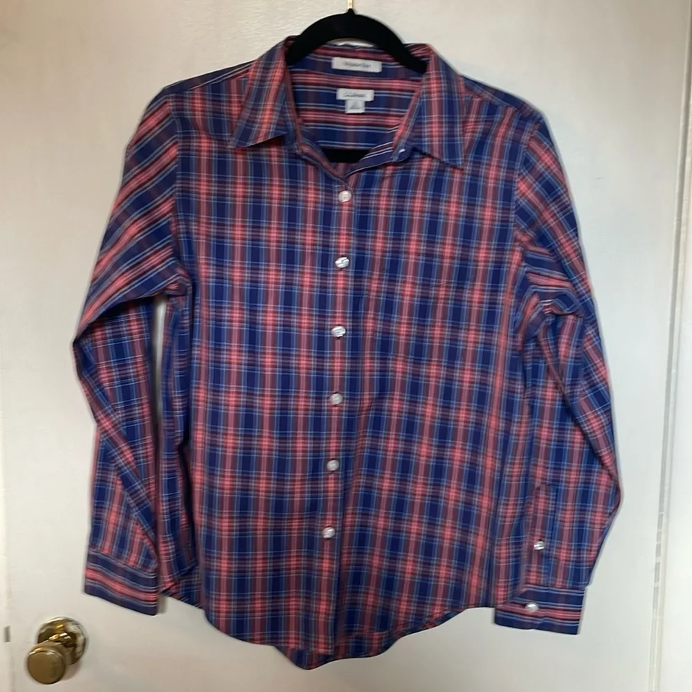 L.L.Bean Ladies Wrinkle Free button up blouse. Cotton. S/Pet. Nice! - Picture 1 of 8